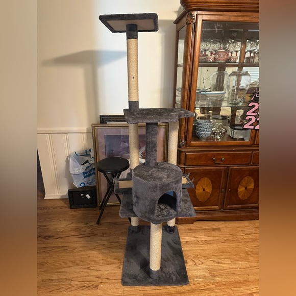 Whisker City Cat Tree with instructions - Picture 3 of 5